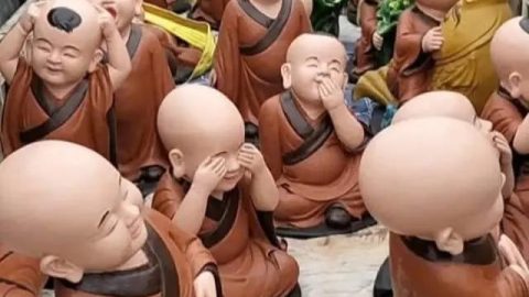 QUÁN CHIẾU LỜI PHẬT DẠY: BỚT NGHE, BỚT NÓI, BỚT NHÌN GIỮ TÂM THANH TỊNH CHO MÌNH BÌNH AN