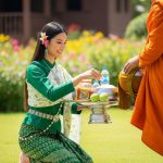 Học cách quyết đoán, học cách từ bỏ -Gần mực thì đen, gần đèn thì rạng